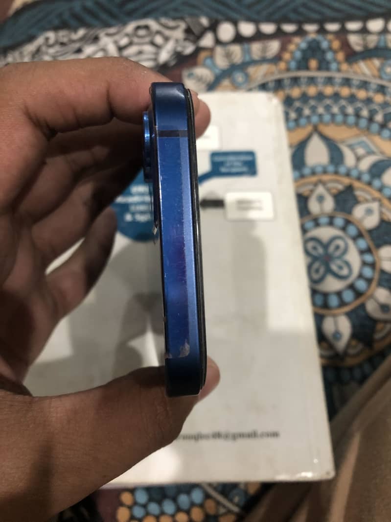 Apple iPhone 12 6