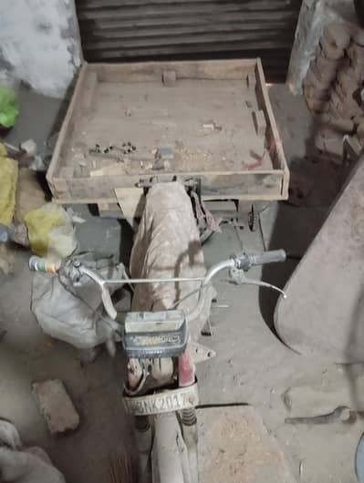 0325 4123 746 Old rickshaw for sale at a low price
