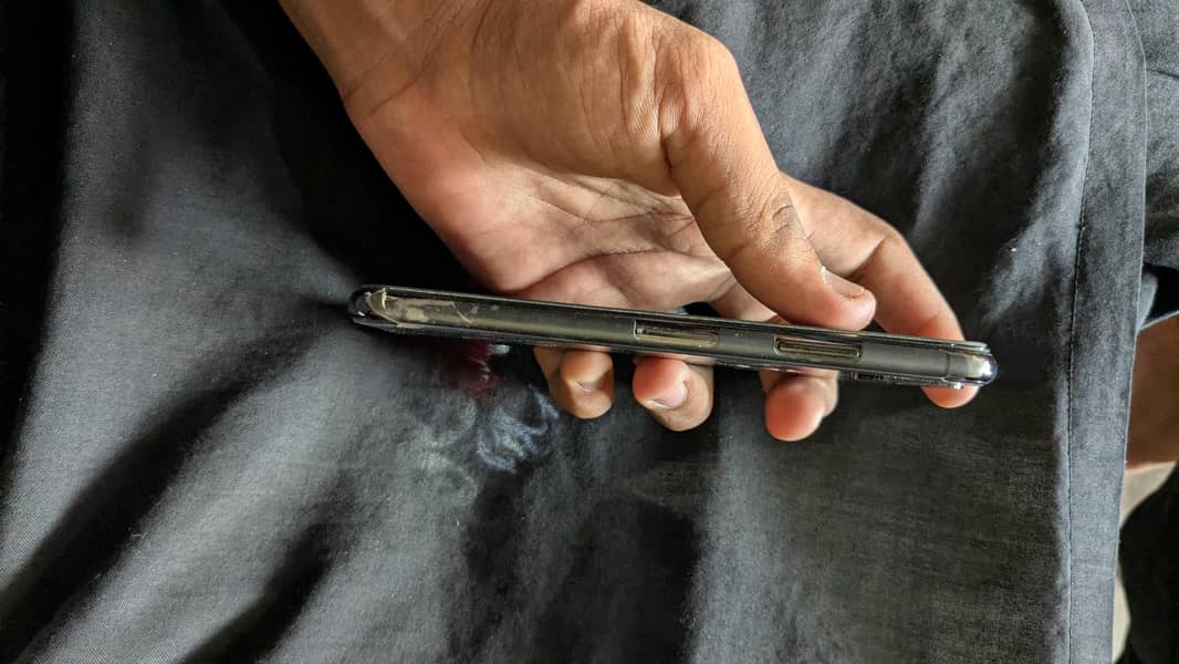 Apple iPhone X 3