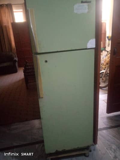 old fridge for sale gas ka kam karwna phara ga.