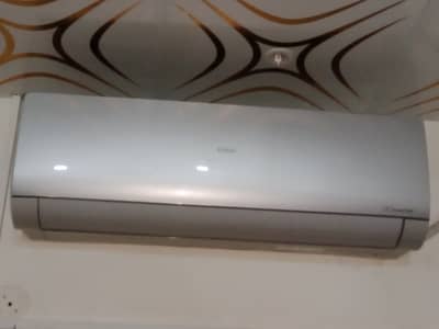 Hair AC urgent sale 03227703751
