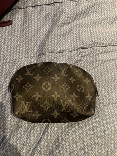 LOUIS VUITTON MAKEUP/COSMETIC POUCH