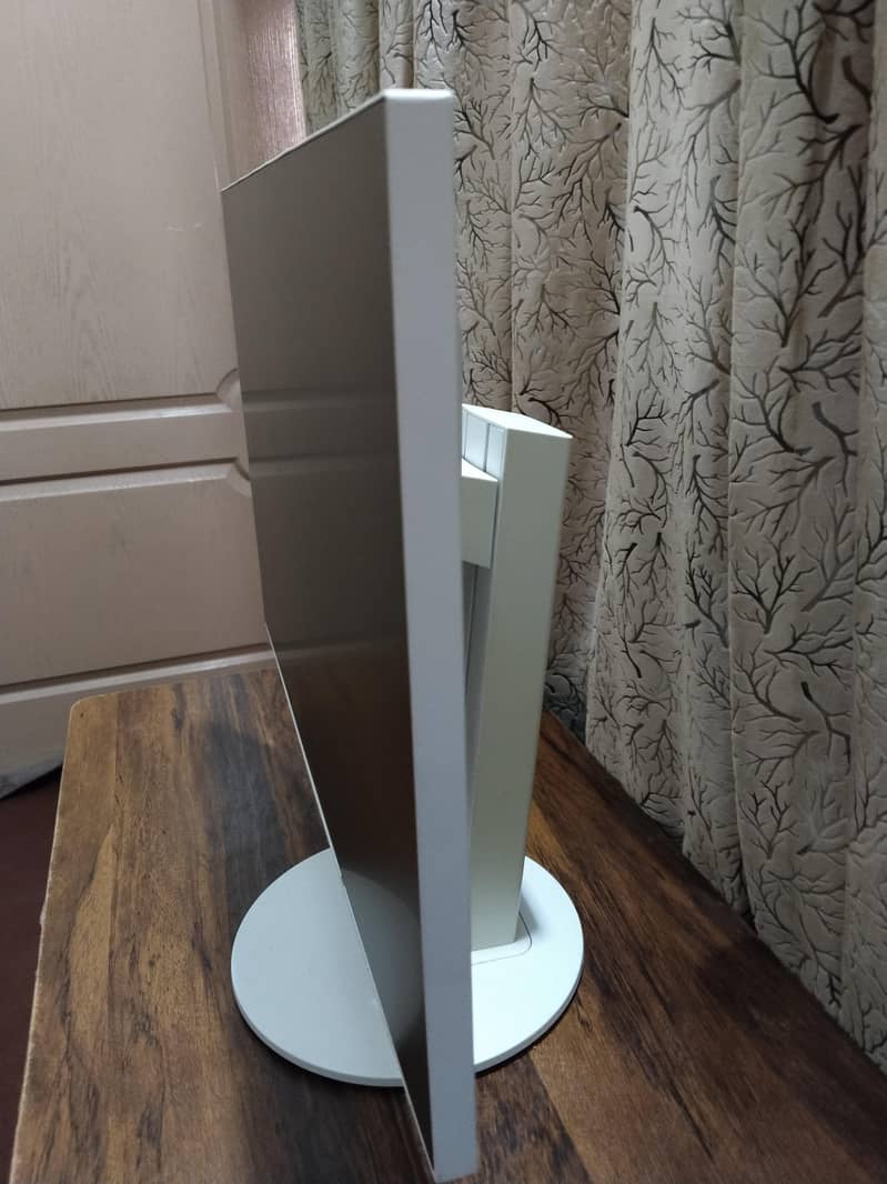 EIZO LED 3