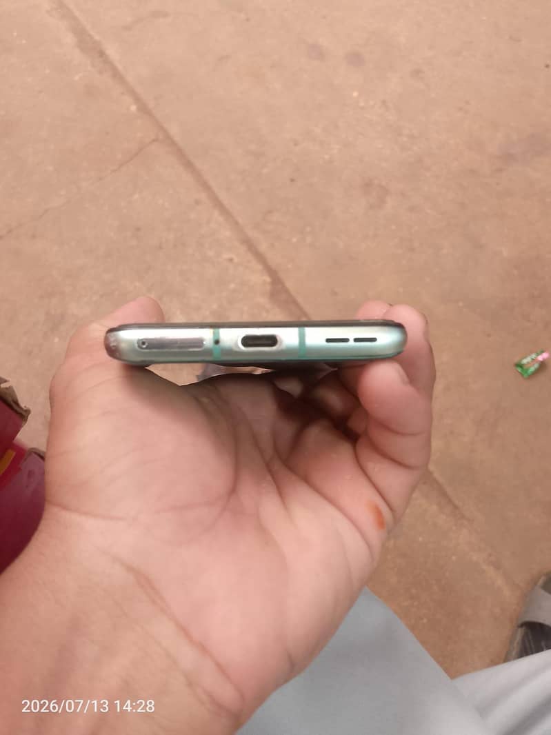 One Plus 8T 6