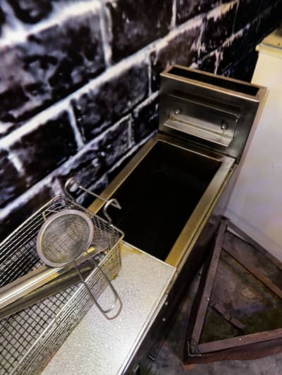 Fryer and Coffe machine