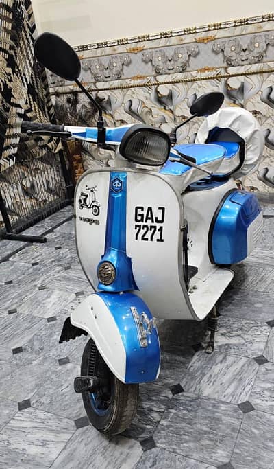 Vespa model 1996 ( 150 ) cd for sale