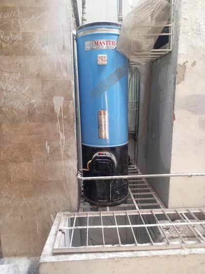 full size only 8 month used geyser