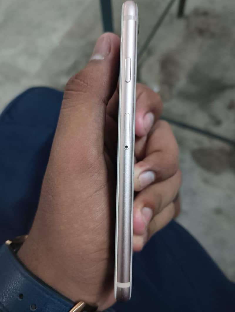 Apple iPhone 8 4