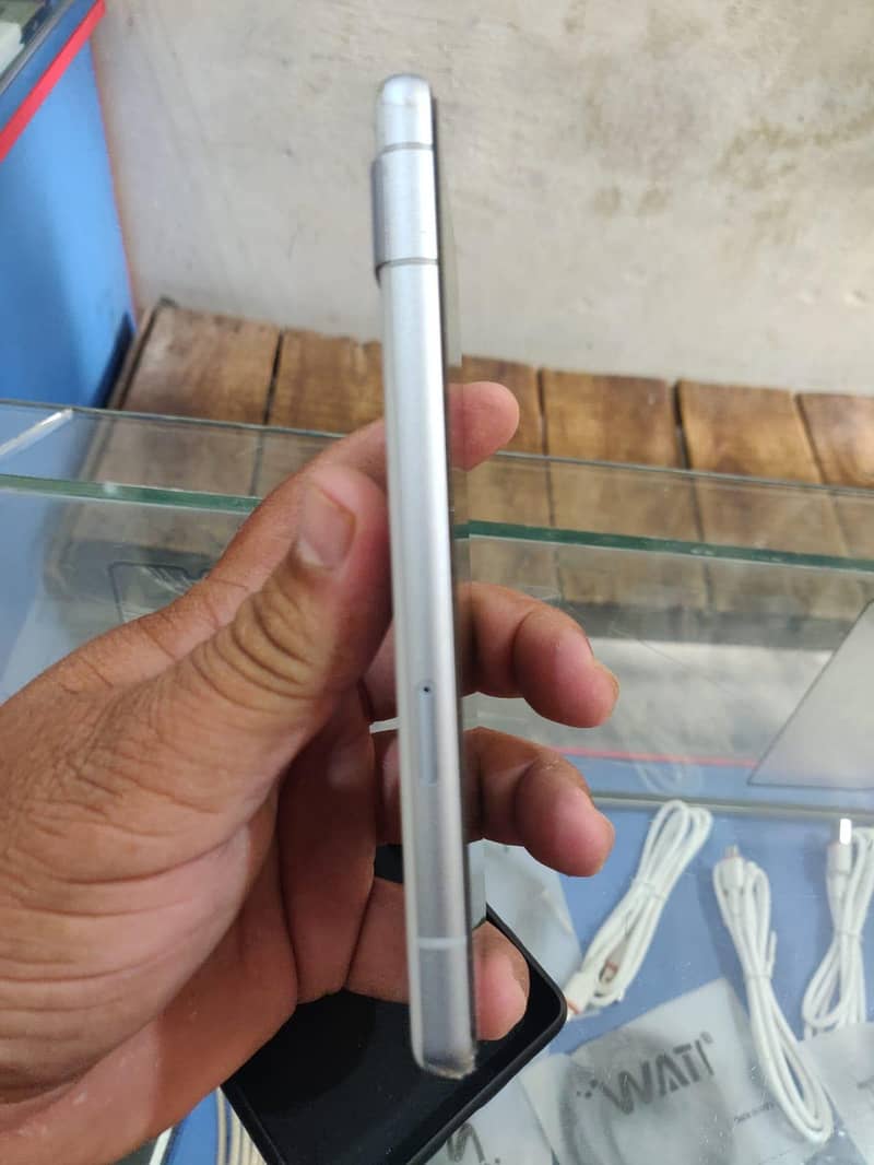 Google Pixel 7a 5