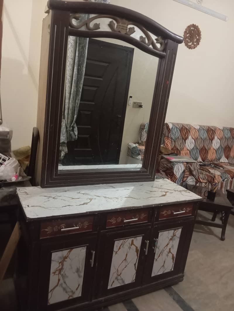 Double bed, side tables, dressing 2