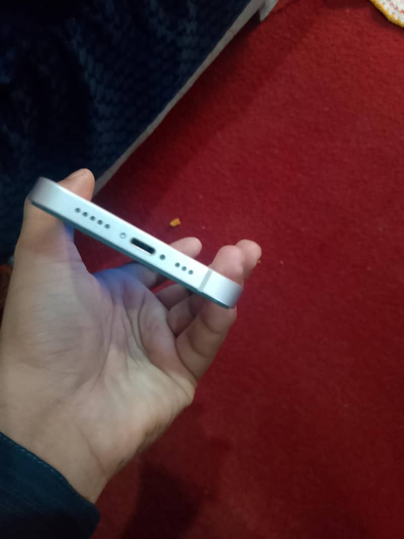 Apple iPhone 13 3