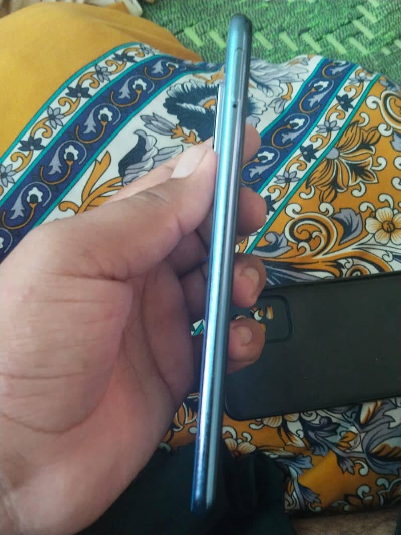 Vivo V21e 4