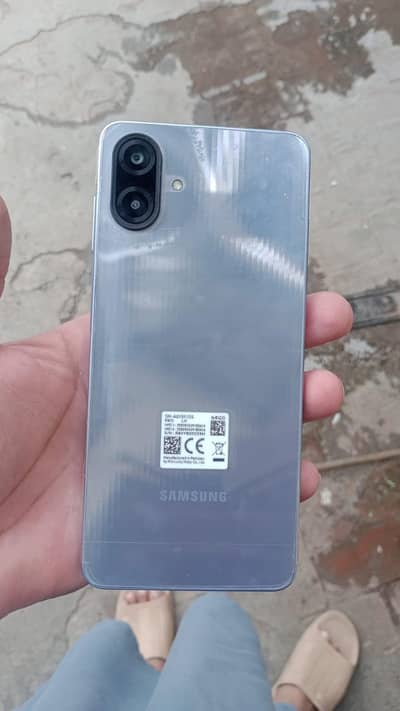 Samsung Mobile A07  4 64 warranty bhi hai mobile ki box be
