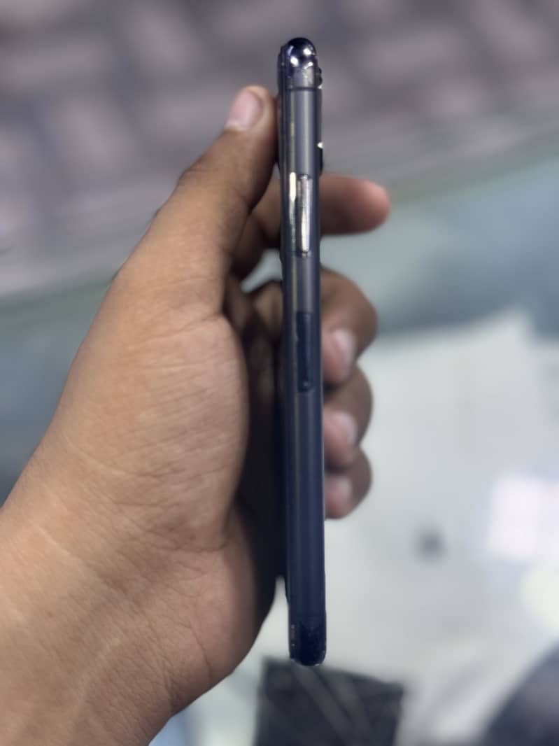 Apple iPhone XS 3
