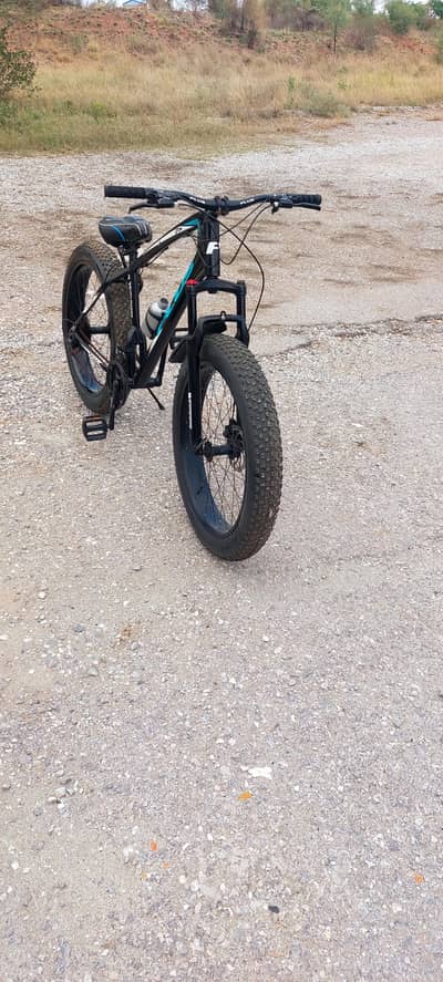 26" size mountain bike 7 speed modes like brand new