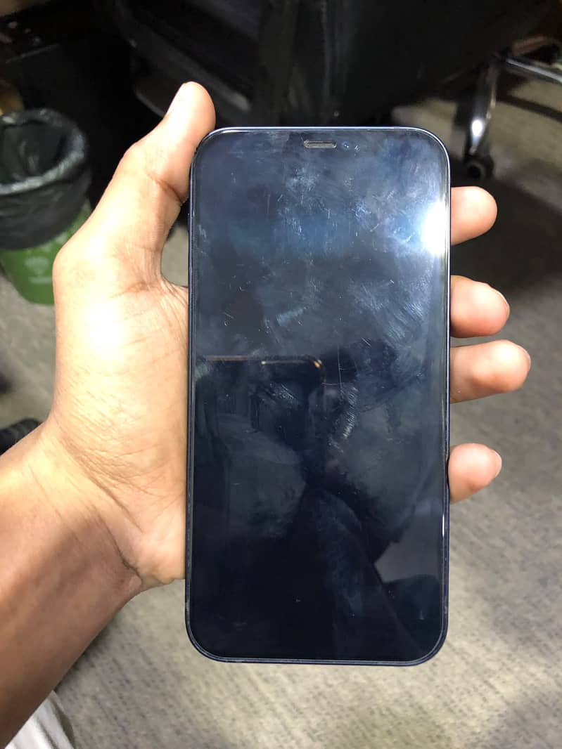 Apple iPhone 12 6