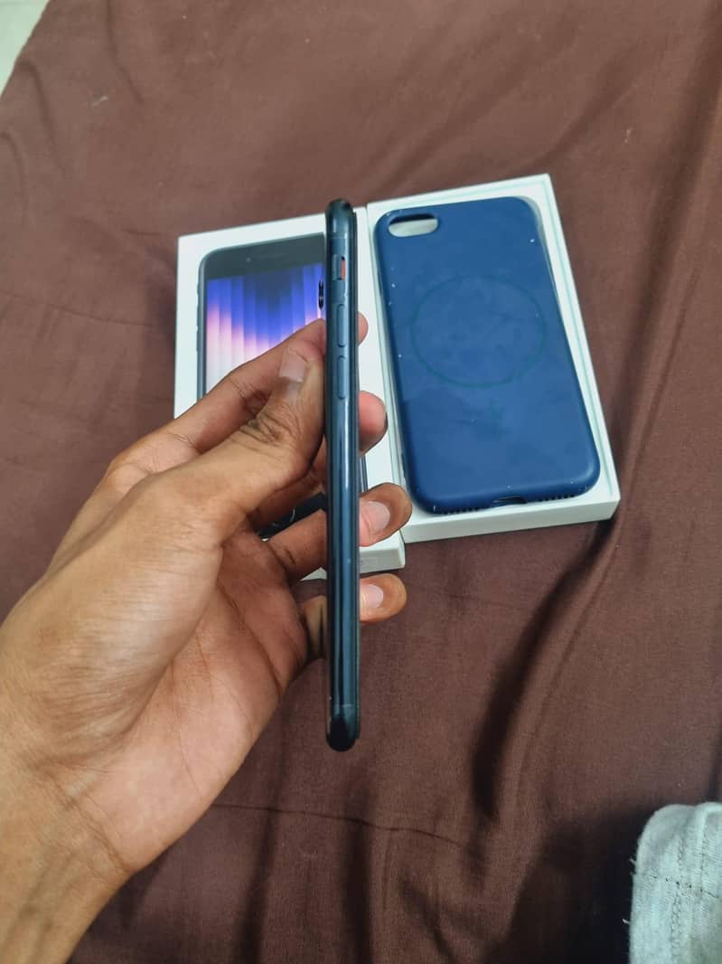 Apple iPhone SE 8
