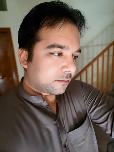 plaza ya house dekhbal ya security guard ki job chahye mujy