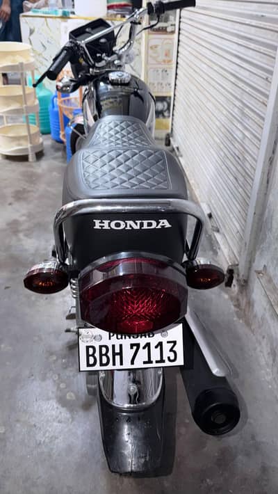 Honda 125.10 of 10 condition and first owner