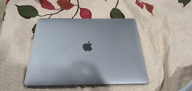 Macbook pro 2017 16/1tb
