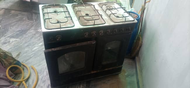 Cooking range/baking stoves