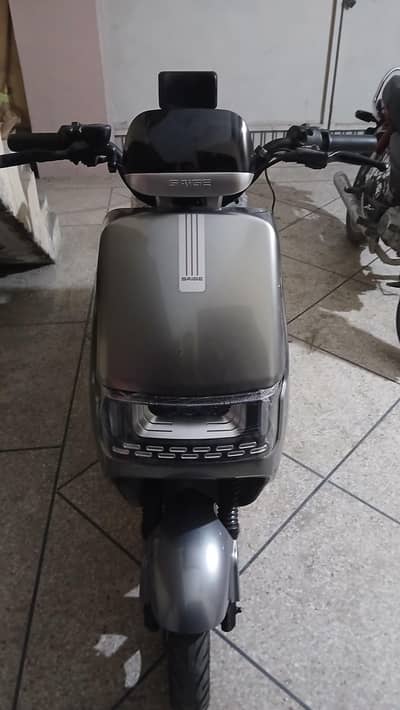 Saige N300 electric sacoty