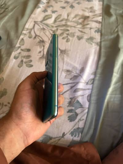 1+ 8T phone