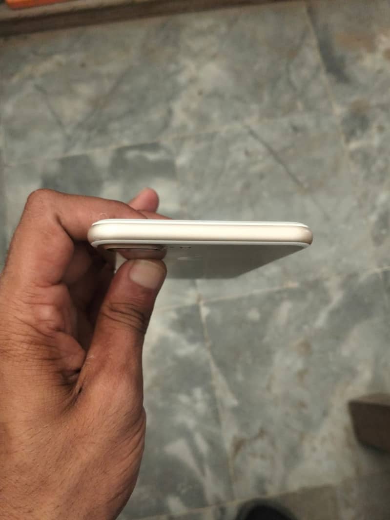 Apple iPhone 7 Plus 5