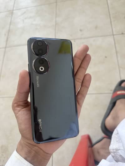 Honor 90