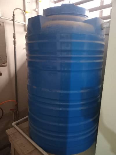 Water tank and table