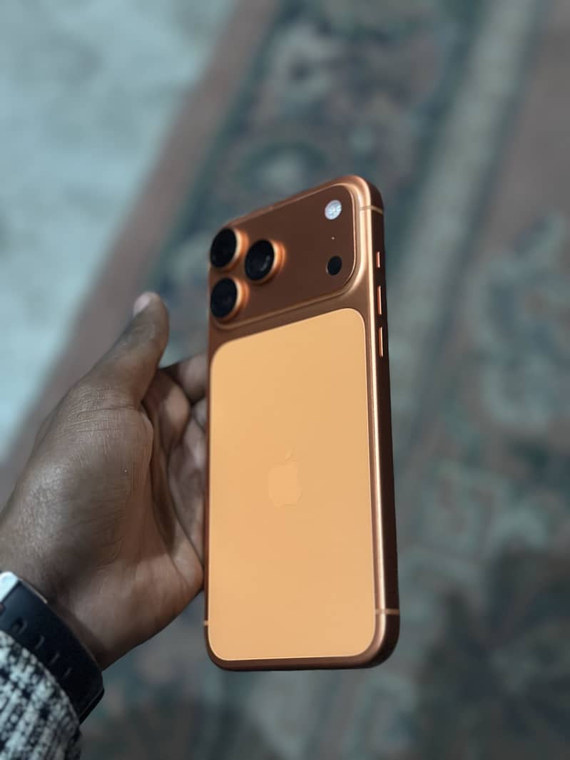 Apple iPhone 17 Pro Max 5