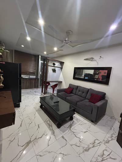 Par day short tim luxury flat comfortable jabardasth room