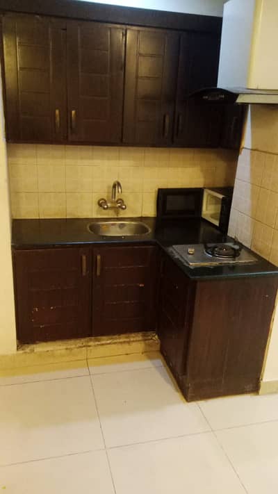 furnished studio apparment for rent in civic center