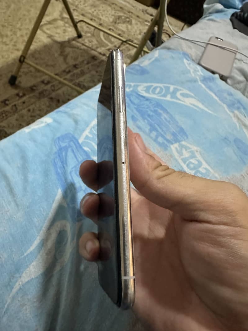 Apple iPhone X 6