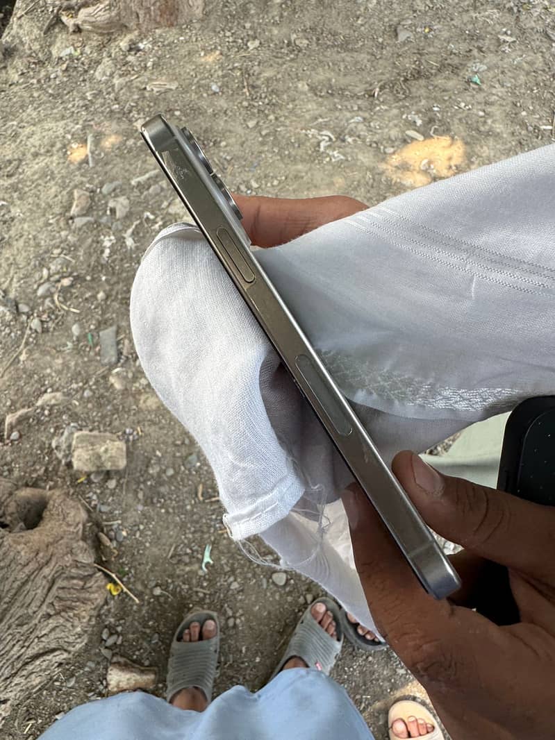 Apple iPhone 15 Pro Max 5