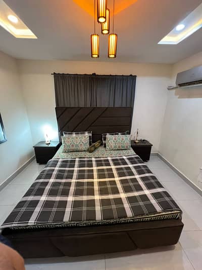 Par day short tim luxury flat comfortable jabardasth room