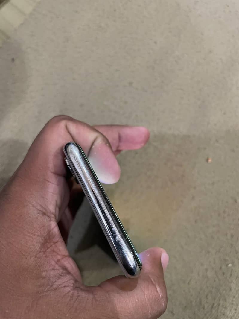 Apple iPhone X 6