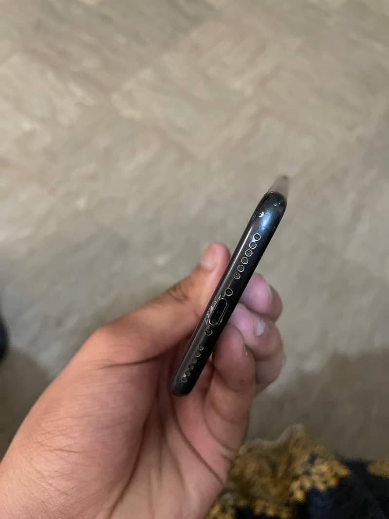 Apple iPhone 7 3