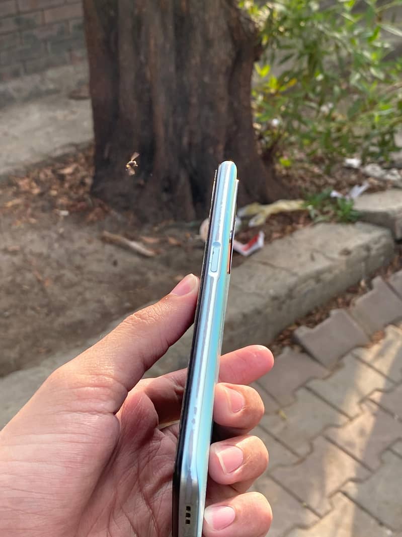 OPPO A76 3