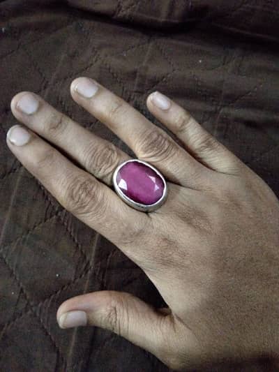 silver ki ring original ruby stone 5 carrat stone and one tola silver