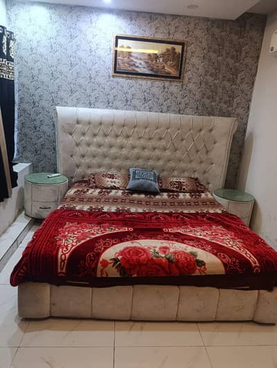Par day short tim luxury flat comfortable jabardasth room