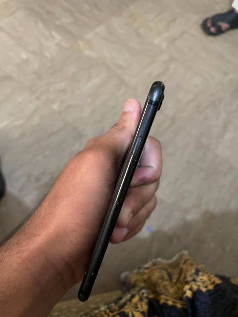 Apple iPhone 7 4
