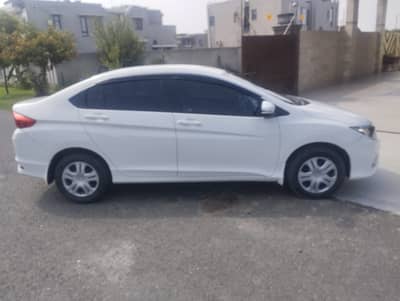Honda City 6th Gen IVTEC (M/T) White Color - 2022 Model for Sale