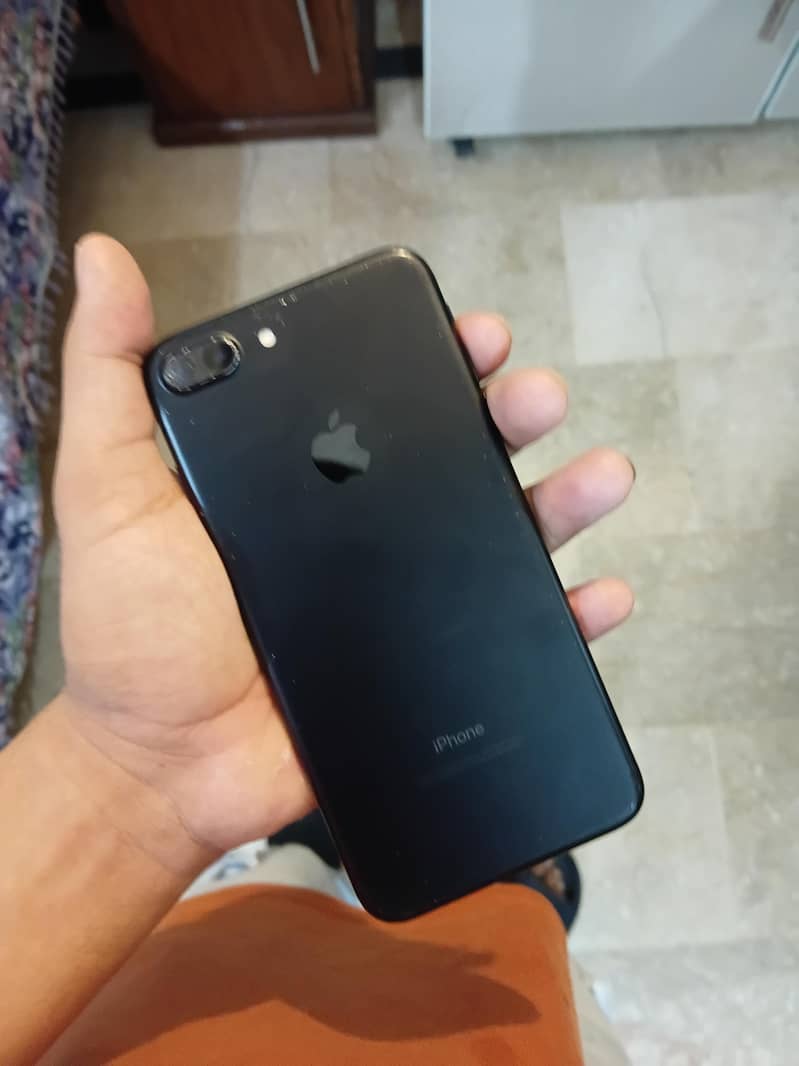 Apple iPhone 7 Plus 1