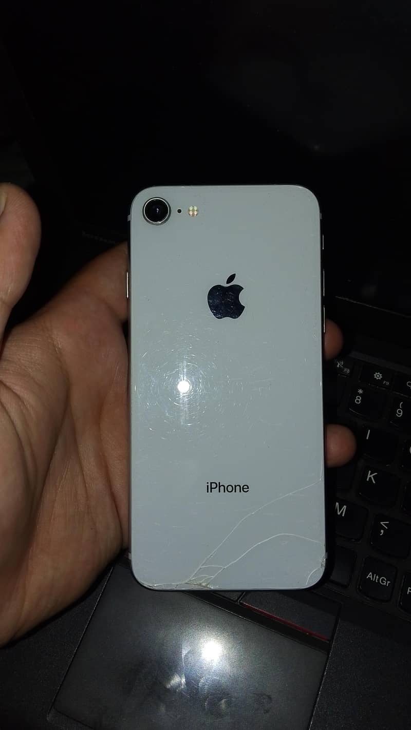 Apple iPhone 8 1