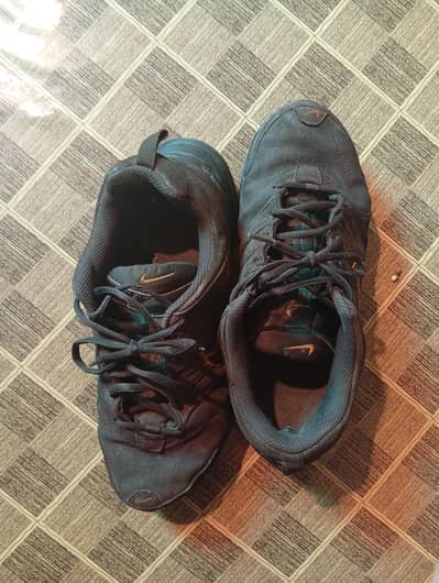 jogger's footwear
