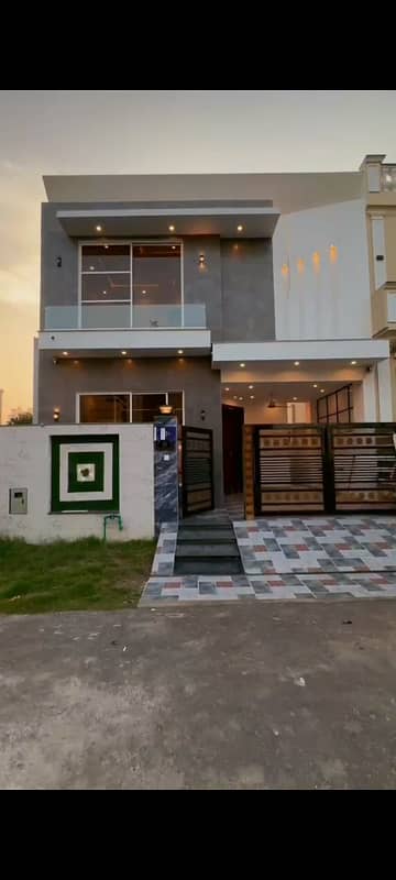 DHA PHASE 9 TOWN HOUSE FOR RENT 5 MARLA