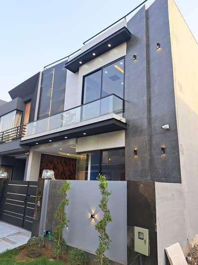 5 MARLA HOUSE FOR RENT IN DHA 9 TOWN