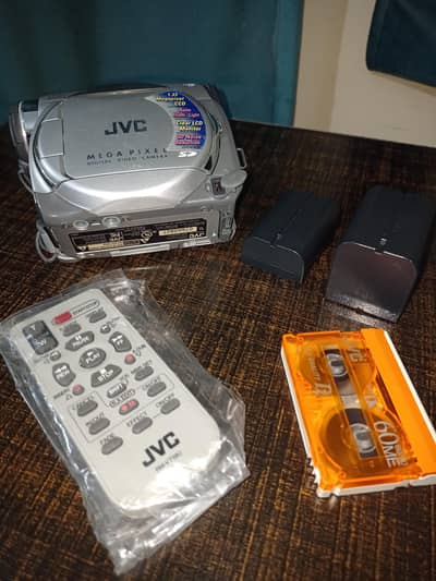 a one handed used  jvc camera in a very good condition for sale