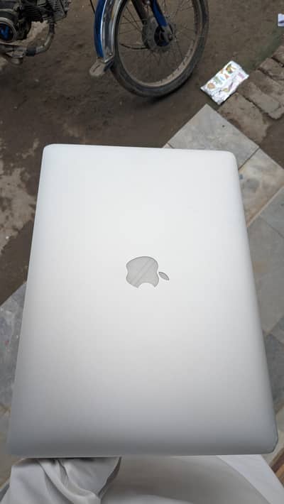 MacBook 15 pro i7 /16gb/512 SSD/ Emergency sale with original charger